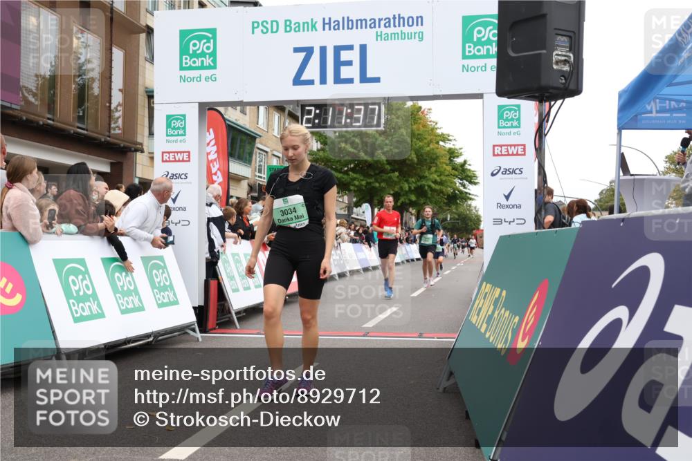 21.09.2025 - PSD Bank Halbmarathon Strokosch-Dieckow http://msf.ph/oto/8929712 21.09.2025 12:11:01 Ziel 1732, 2385, 2812, 2914, 3034, 3210, 3388, 3440 meine-sportfotos.de