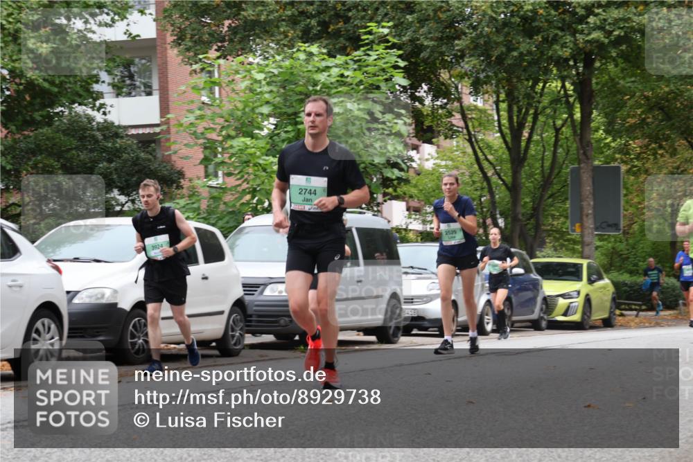 21.09.2025 - PSD Bank Halbmarathon Luisa Fischer http://msf.ph/oto/8929738 21.09.2025 11:48:51 Laufen 3924, 2744, 3418, 2529 meine-sportfotos.de