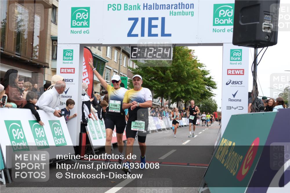 21.09.2025 - PSD Bank Halbmarathon Strokosch-Dieckow http://msf.ph/oto/8930008 21.09.2025 12:11:48 Ziel 1173, 1198, 1759, 2352, 2754, 2962, 3249, 3533 meine-sportfotos.de