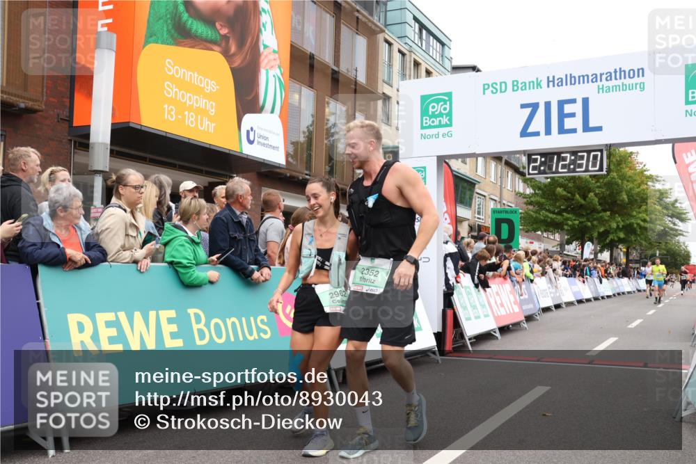 21.09.2025 - PSD Bank Halbmarathon Strokosch-Dieckow http://msf.ph/oto/8930043 21.09.2025 12:11:53 Ziel 1173, 1198, 1759, 2352, 2962 meine-sportfotos.de
