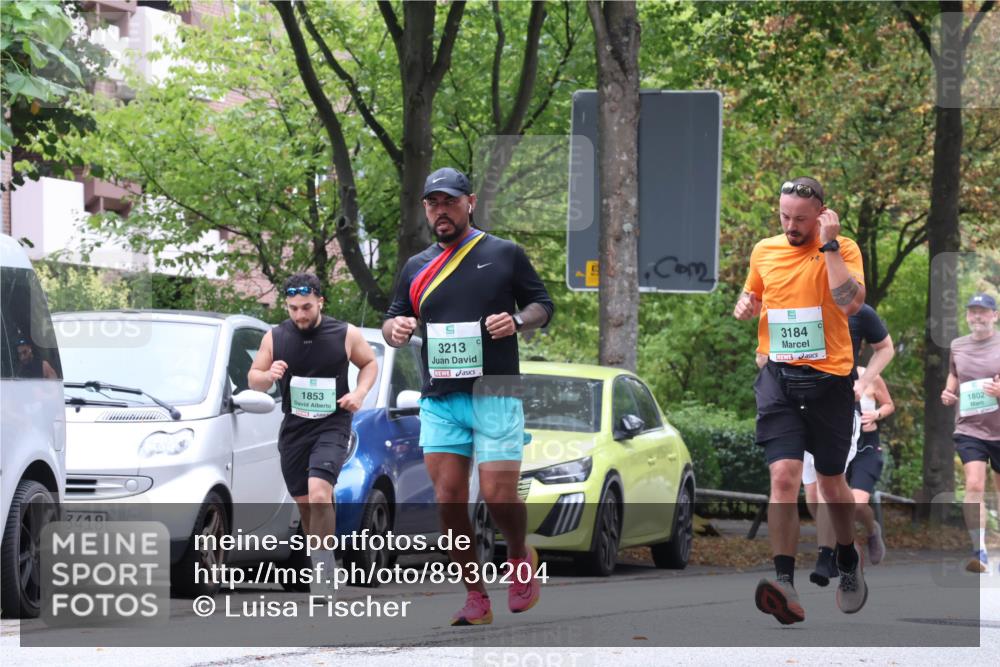 21.09.2025 - PSD Bank Halbmarathon Luisa Fischer http://msf.ph/oto/8930204 21.09.2025 11:51:04 Laufen 3418, 1853, 3213, 3184, 1802 meine-sportfotos.de