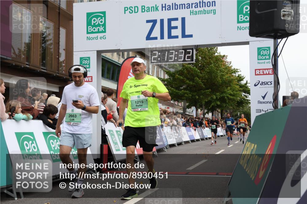 21.09.2025 - PSD Bank Halbmarathon Strokosch-Dieckow http://msf.ph/oto/8930451 21.09.2025 12:12:55 Ziel 1215, 2663, 3344, 3354, 3483, 3972 meine-sportfotos.de