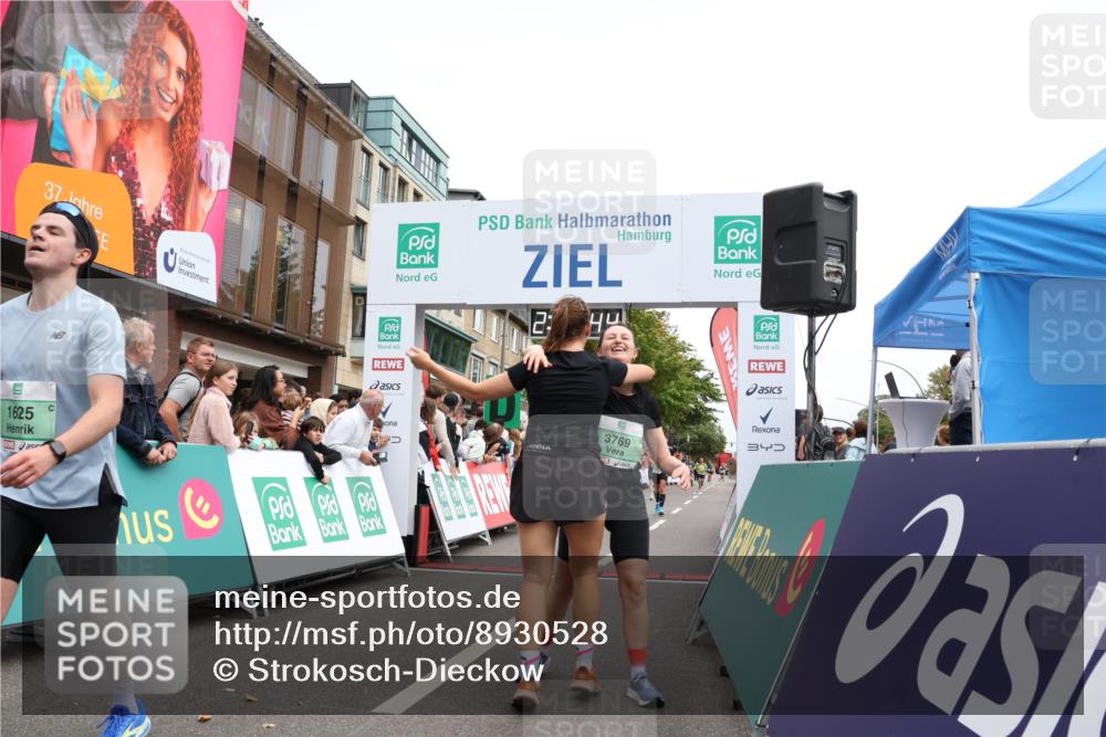 21.09.2025 - PSD Bank Halbmarathon Strokosch-Dieckow http://msf.ph/oto/8930528 21.09.2025 12:13:08 Ziel 1625, 2669, 2996, 3002, 3769 meine-sportfotos.de