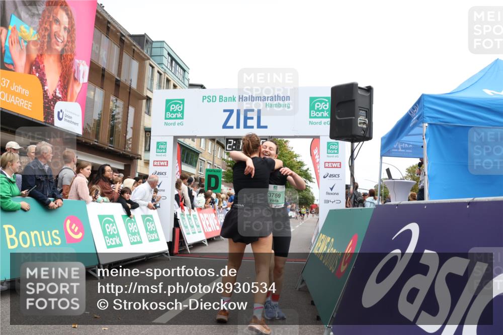 21.09.2025 - PSD Bank Halbmarathon Strokosch-Dieckow http://msf.ph/oto/8930534 21.09.2025 12:13:08 Ziel 1625, 2669, 2996, 3002, 3769 meine-sportfotos.de
