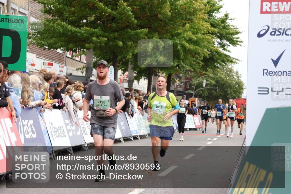 21.09.2025 - PSD Bank Halbmarathon Strokosch-Dieckow http://msf.ph/oto/8930593 21.09.2025 12:13:18 Ziel 1553, 2198, 3002, 3982 meine-sportfotos.de