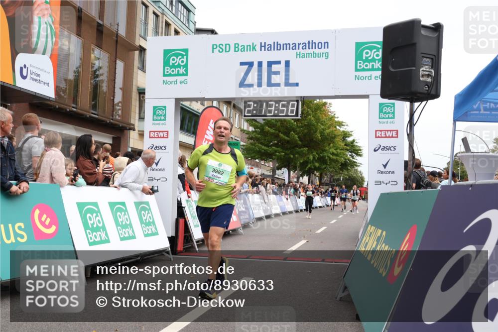 21.09.2025 - PSD Bank Halbmarathon Strokosch-Dieckow http://msf.ph/oto/8930633 21.09.2025 12:13:21 Ziel 1553, 2198, 3982 meine-sportfotos.de
