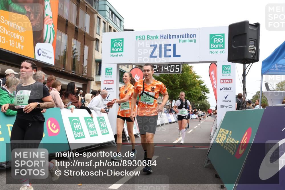21.09.2025 - PSD Bank Halbmarathon Strokosch-Dieckow http://msf.ph/oto/8930684 21.09.2025 12:13:29 Ziel 2429, 2817, 2860, 3126, 3534, 3912 meine-sportfotos.de