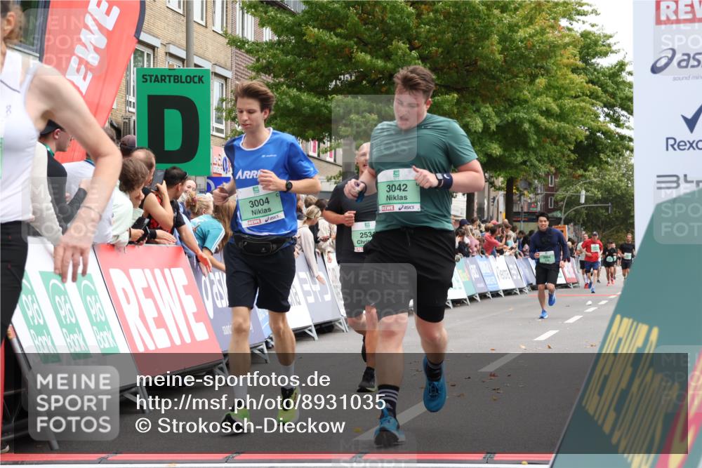21.09.2025 - PSD Bank Halbmarathon Strokosch-Dieckow http://msf.ph/oto/8931035 21.09.2025 12:14:08 Ziel 1668, 1669, 2531, 2841, 2885, 3004, 3041, 3042, 3908 meine-sportfotos.de