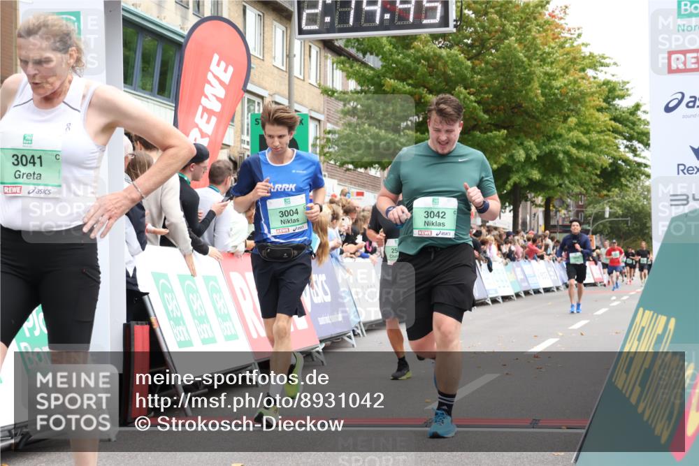 21.09.2025 - PSD Bank Halbmarathon Strokosch-Dieckow http://msf.ph/oto/8931042 21.09.2025 12:14:08 Ziel 1668, 1669, 2531, 2841, 2885, 3004, 3041, 3042, 3908 meine-sportfotos.de