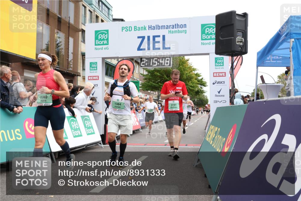 21.09.2025 - PSD Bank Halbmarathon Strokosch-Dieckow http://msf.ph/oto/8931333 21.09.2025 12:15:11 Ziel 1071, 1384, 1587, 1588, 1589, 1641, 3140, 3191, 3517, 3560, 3902 meine-sportfotos.de