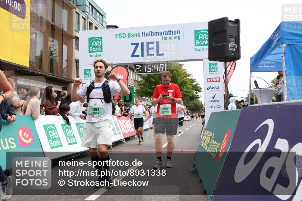 21.09.2025 - PSD Bank Halbmarathon Strokosch-Dieckow http://msf.ph/oto/8931338 21.09.2025 12:15:12 Ziel 1071, 1072, 1384, 1587, 1588, 1589, 1641, 3140, 3191, 3517, 3560, 3902 meine-sportfotos.de