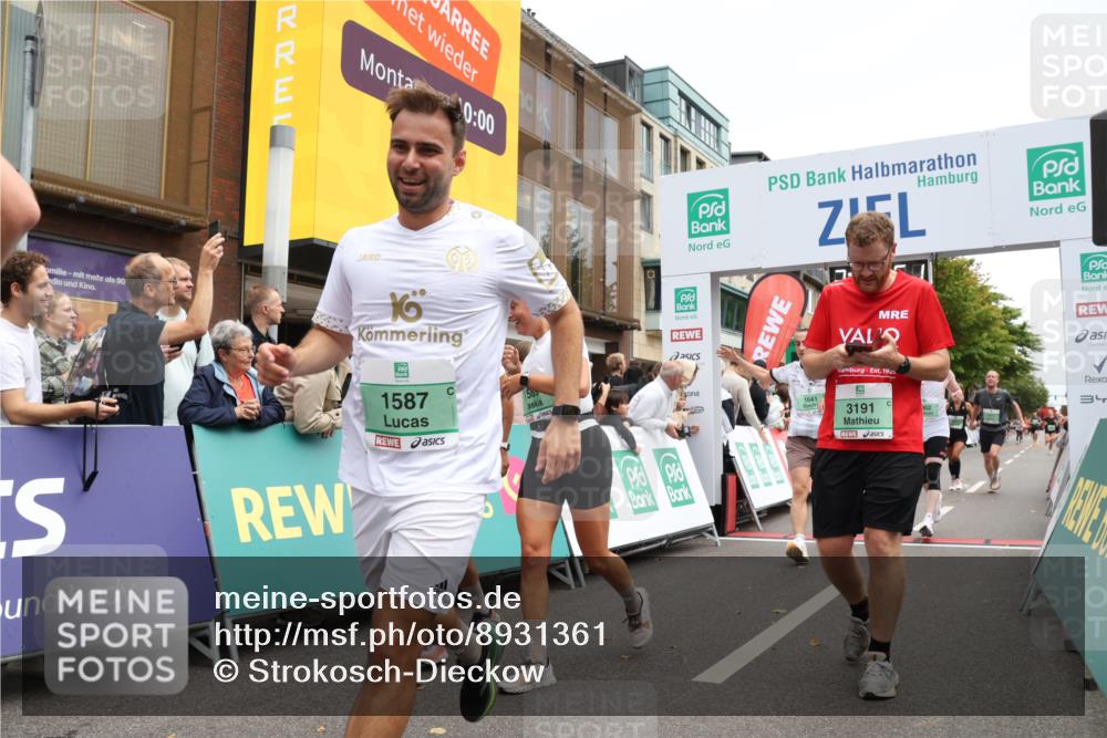 21.09.2025 - PSD Bank Halbmarathon Strokosch-Dieckow http://msf.ph/oto/8931361 21.09.2025 12:15:14 Ziel 1071, 1072, 1384, 1587, 1588, 1589, 1641, 3140, 3191, 3517, 3902 meine-sportfotos.de