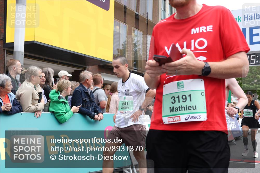 21.09.2025 - PSD Bank Halbmarathon Strokosch-Dieckow http://msf.ph/oto/8931370 21.09.2025 12:15:16 Ziel 1071, 1072, 1384, 1587, 1588, 1589, 1641, 3140, 3191, 3433, 3517, 3902 meine-sportfotos.de