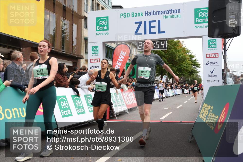 21.09.2025 - PSD Bank Halbmarathon Strokosch-Dieckow http://msf.ph/oto/8931380 21.09.2025 12:15:17 Ziel 1071, 1072, 1384, 1587, 1588, 1589, 1641, 3140, 3191, 3433, 3517, 3902 meine-sportfotos.de