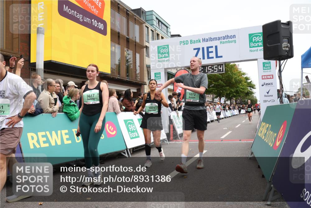 21.09.2025 - PSD Bank Halbmarathon Strokosch-Dieckow http://msf.ph/oto/8931386 21.09.2025 12:15:17 Ziel 1071, 1072, 1384, 1587, 1588, 1589, 1641, 3140, 3191, 3433, 3517, 3902 meine-sportfotos.de