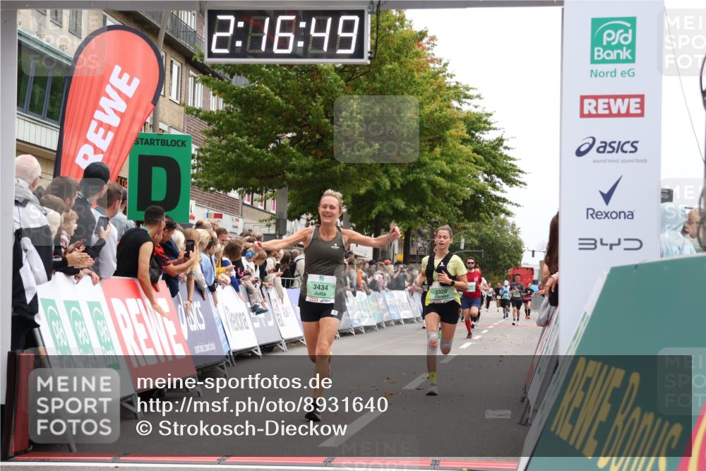 21.09.2025 - PSD Bank Halbmarathon Strokosch-Dieckow http://msf.ph/oto/8931640 21.09.2025 12:16:12 Ziel 2615, 3320, 3397, 3434 meine-sportfotos.de