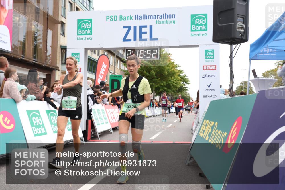 21.09.2025 - PSD Bank Halbmarathon Strokosch-Dieckow http://msf.ph/oto/8931673 21.09.2025 12:16:15 Ziel 1247, 2788, 3320, 3397, 3434 meine-sportfotos.de