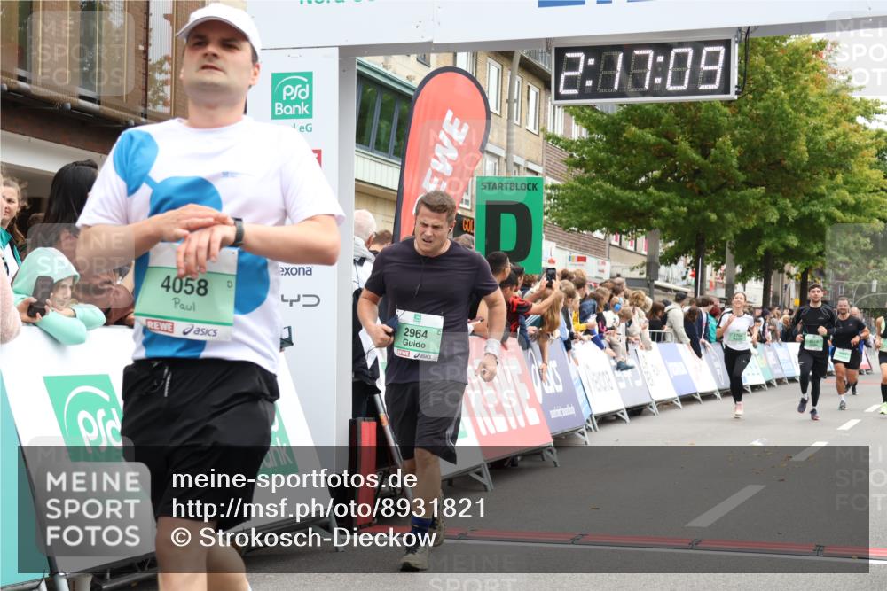 21.09.2025 - PSD Bank Halbmarathon Strokosch-Dieckow http://msf.ph/oto/8931821 21.09.2025 12:16:32 Ziel 2608, 2964, 3027, 3366, 3425, 4058 meine-sportfotos.de