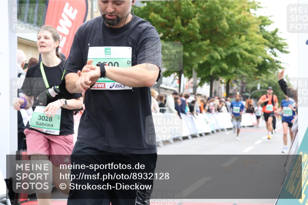 21.09.2025 - PSD Bank Halbmarathon Strokosch-Dieckow http://msf.ph/oto/8932128 21.09.2025 12:17:14 Ziel 1061, 2877, 3018, 3028, 3334, 3413, 3500 meine-sportfotos.de