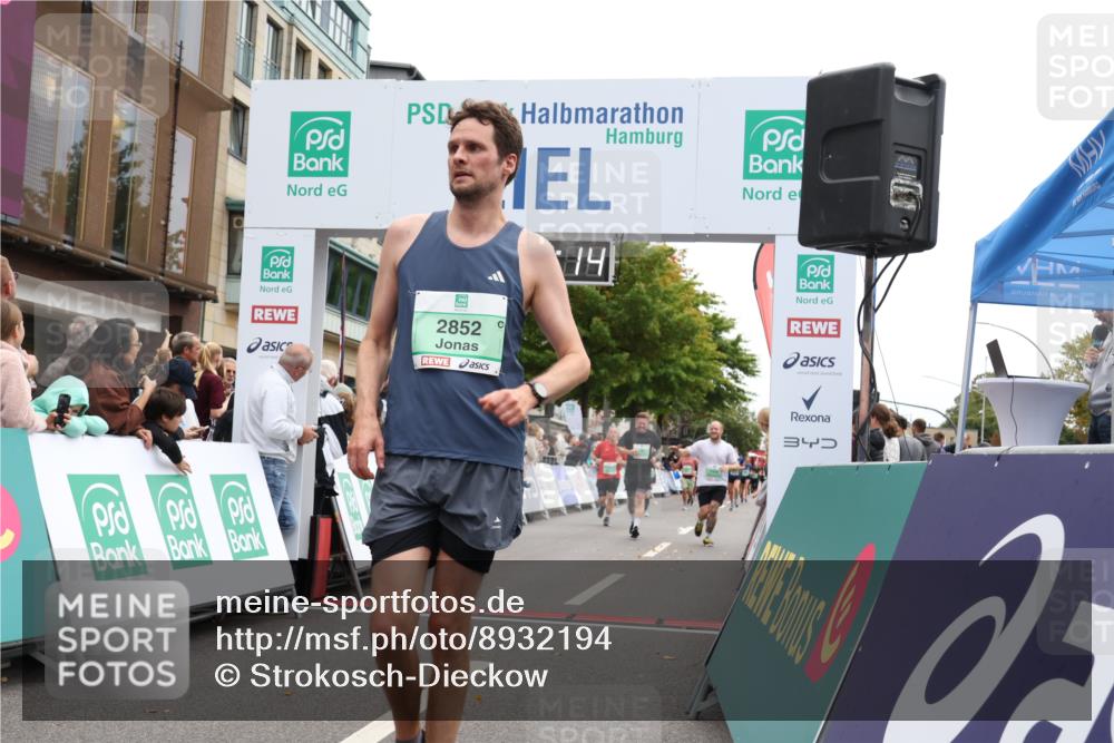 21.09.2025 - PSD Bank Halbmarathon Strokosch-Dieckow http://msf.ph/oto/8932194 21.09.2025 12:17:37 Ziel 1143, 1144, 1145, 1590, 2852, 3308, 3781 meine-sportfotos.de