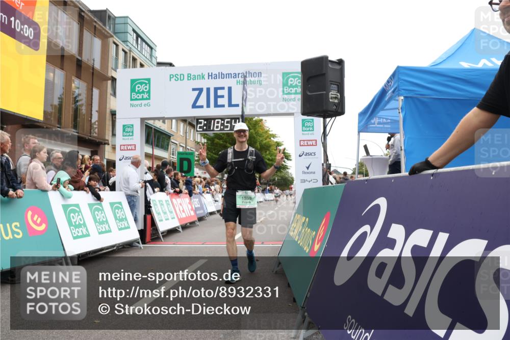 21.09.2025 - PSD Bank Halbmarathon Strokosch-Dieckow http://msf.ph/oto/8932331 21.09.2025 12:18:17 Ziel 1094, 1100, 1539, 2216, 2397, 3415, 3971 meine-sportfotos.de