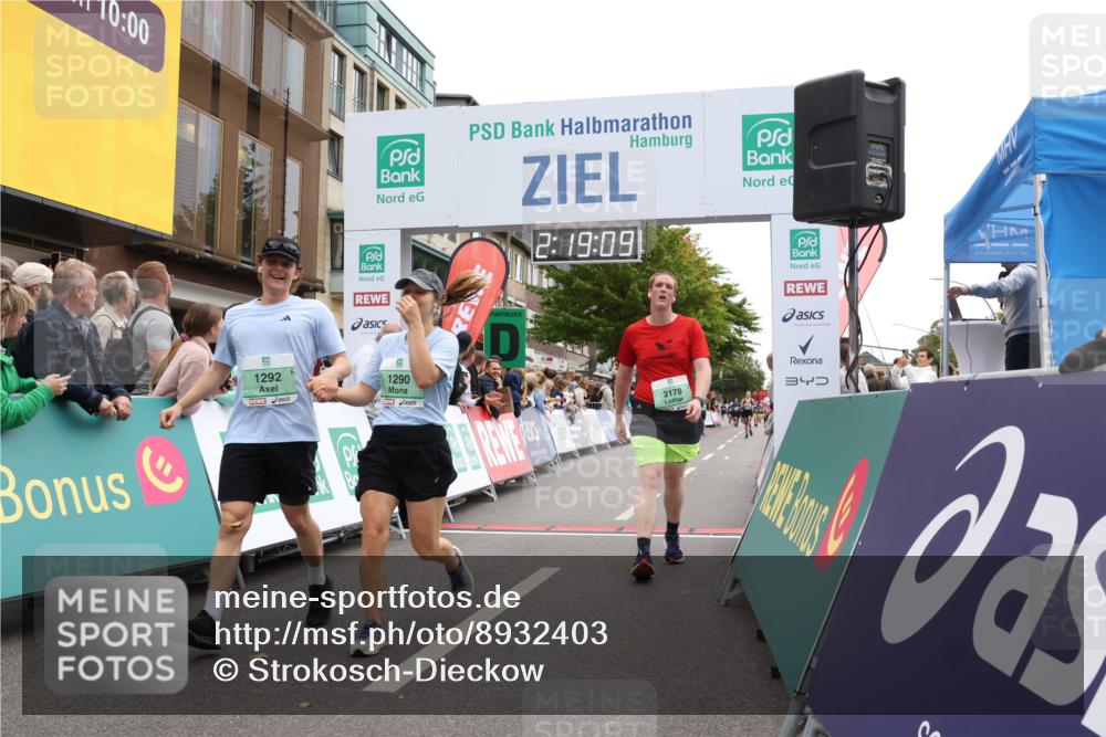21.09.2025 - PSD Bank Halbmarathon Strokosch-Dieckow http://msf.ph/oto/8932403 21.09.2025 12:18:32 Ziel 1290, 1292, 1385, 3178, 3642 meine-sportfotos.de