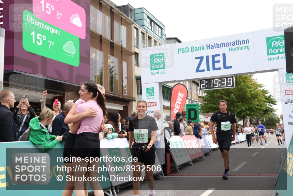 21.09.2025 - PSD Bank Halbmarathon Strokosch-Dieckow http://msf.ph/oto/8932506 21.09.2025 12:19:02 Ziel 1050, 1541, 1637, 1638, 3282, 3437 meine-sportfotos.de