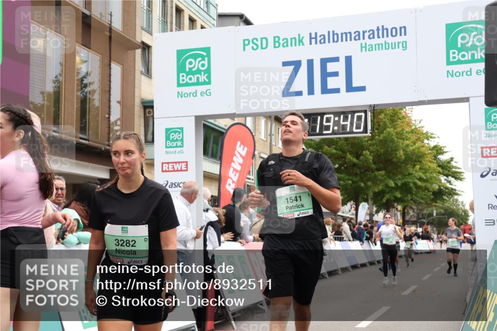 21.09.2025 - PSD Bank Halbmarathon Strokosch-Dieckow http://msf.ph/oto/8932511 21.09.2025 12:19:03 Ziel 1050, 1541, 1637, 1638, 3282, 3437 meine-sportfotos.de