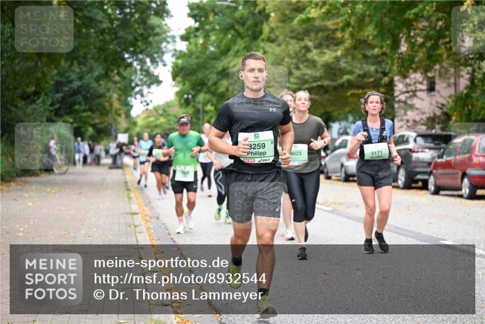 21.09.2025 - PSD Bank Halbmarathon Dr. Thomas Lammeyer http://msf.ph/oto/8932544 21.09.2025 10:52:28 Laufen 3259, 4023, 3171 meine-sportfotos.de