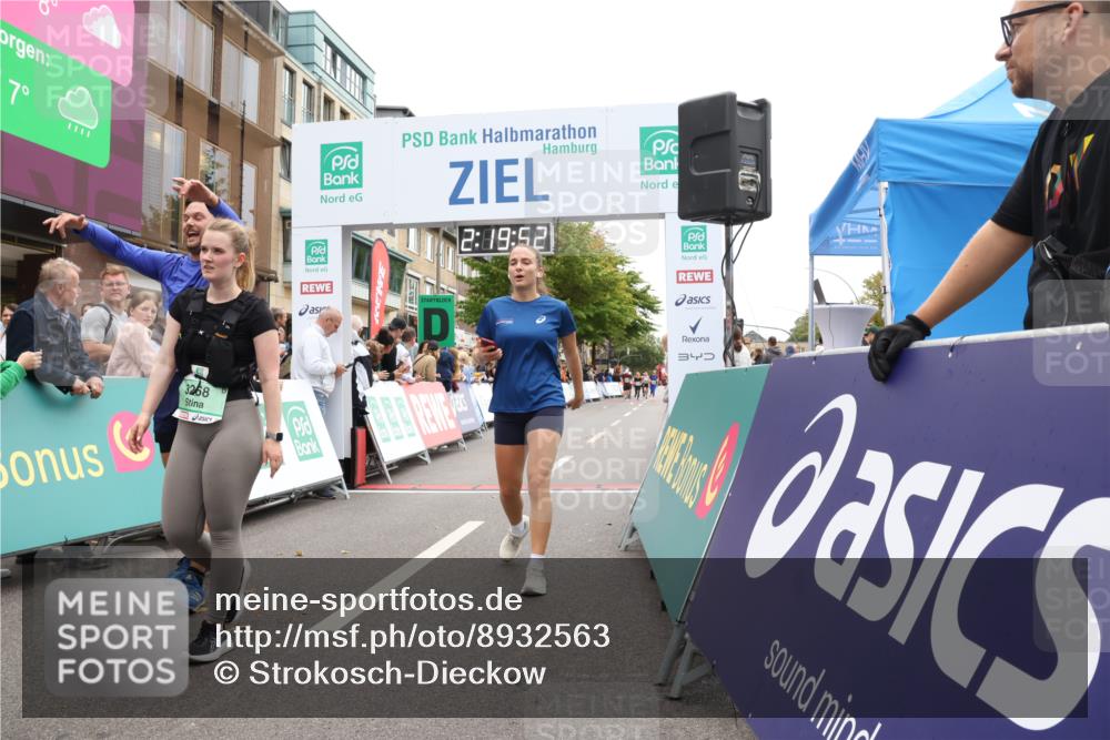 21.09.2025 - PSD Bank Halbmarathon Strokosch-Dieckow http://msf.ph/oto/8932563 21.09.2025 12:19:15 Ziel 1294, 3268, 3306, 3417, 3900 meine-sportfotos.de