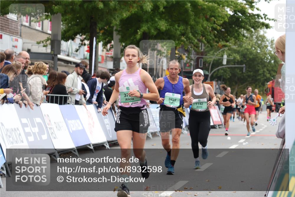 21.09.2025 - PSD Bank Halbmarathon Strokosch-Dieckow http://msf.ph/oto/8932598 21.09.2025 12:19:28 Ziel 1142, 2002, 2981, 3293, 3423, 3582, 3720, 3977 meine-sportfotos.de