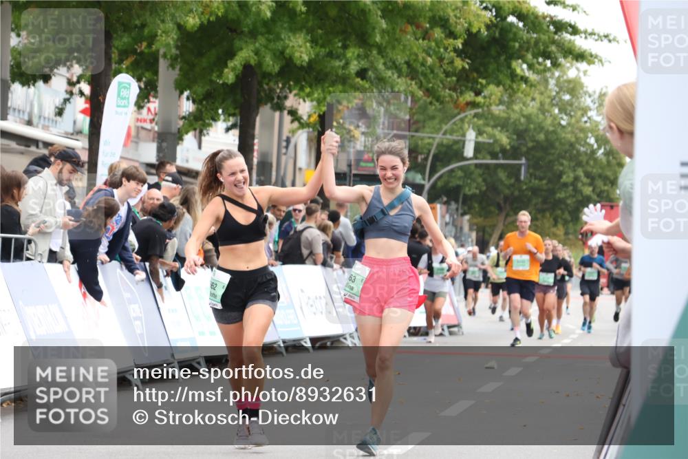 21.09.2025 - PSD Bank Halbmarathon Strokosch-Dieckow http://msf.ph/oto/8932631 21.09.2025 12:19:36 Ziel 1142, 3423, 3662, 3663, 3720 meine-sportfotos.de