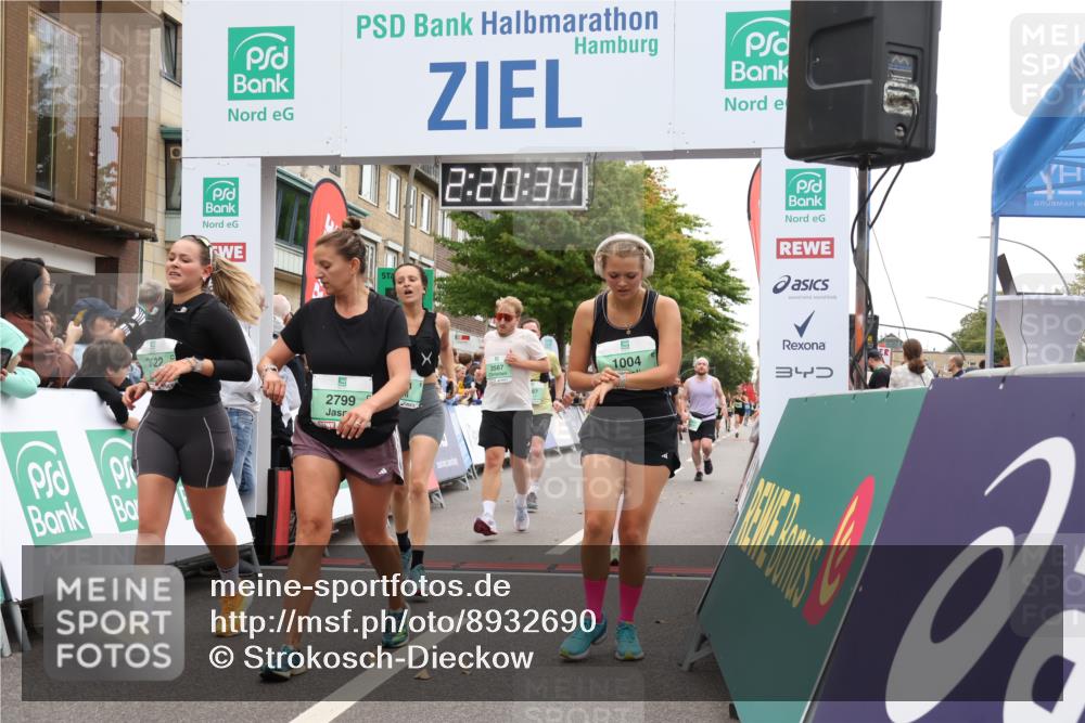 21.09.2025 - PSD Bank Halbmarathon Strokosch-Dieckow http://msf.ph/oto/8932690 21.09.2025 12:19:58 Ziel 1004, 2714, 2799, 3111, 3122, 3253, 3264, 3265, 3501, 3528, 3567, 3580, 3678, 4067 meine-sportfotos.de