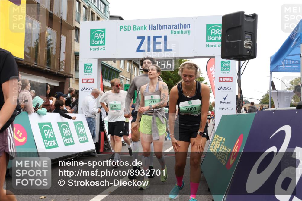 21.09.2025 - PSD Bank Halbmarathon Strokosch-Dieckow http://msf.ph/oto/8932701 21.09.2025 12:20:00 Ziel 1004, 2714, 2799, 3111, 3122, 3253, 3264, 3265, 3501, 3528, 3567, 3678, 4067 meine-sportfotos.de
