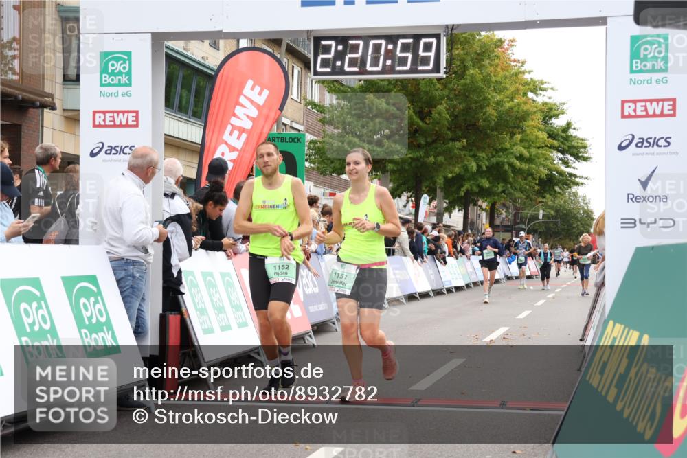 21.09.2025 - PSD Bank Halbmarathon Strokosch-Dieckow http://msf.ph/oto/8932782 21.09.2025 12:20:22 Ziel 1151, 1152, 3385 meine-sportfotos.de