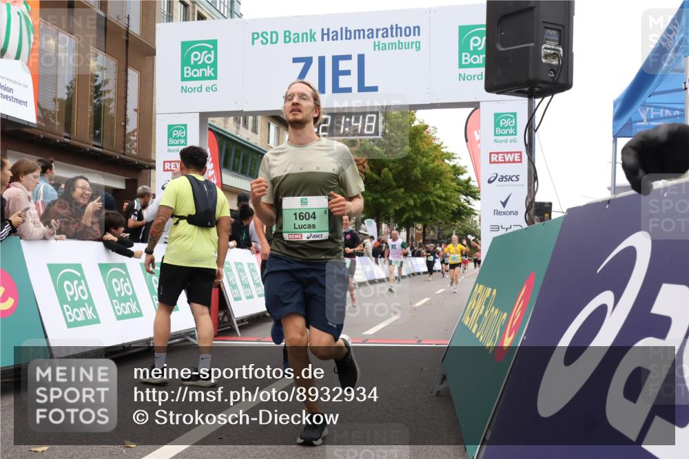 21.09.2025 - PSD Bank Halbmarathon Strokosch-Dieckow http://msf.ph/oto/8932934 21.09.2025 12:21:11 Ziel 1054, 1604, 1605, 1771, 2882, 3246, 3296, 3643, 3644, 3681, 3798 meine-sportfotos.de