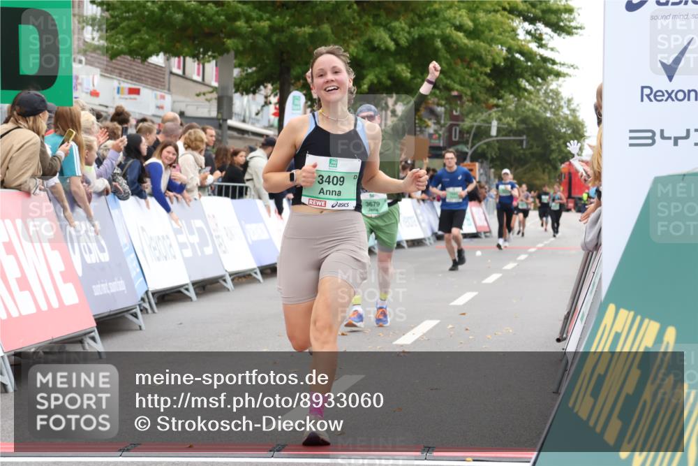 21.09.2025 - PSD Bank Halbmarathon Strokosch-Dieckow http://msf.ph/oto/8933060 21.09.2025 12:21:55 Ziel 1214, 2905, 3409, 3679, 3694 meine-sportfotos.de