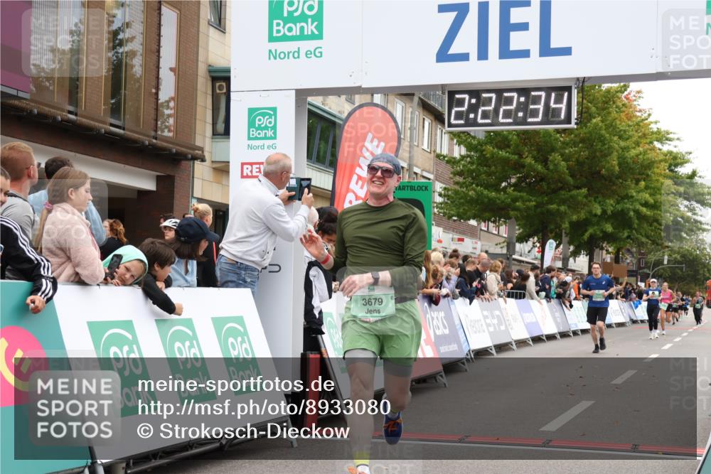 21.09.2025 - PSD Bank Halbmarathon Strokosch-Dieckow http://msf.ph/oto/8933080 21.09.2025 12:21:58 Ziel 3409, 3679, 3694 meine-sportfotos.de