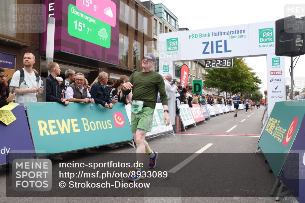 21.09.2025 - PSD Bank Halbmarathon Strokosch-Dieckow http://msf.ph/oto/8933089 21.09.2025 12:21:59 Ziel 1551, 3409, 3679, 3694 meine-sportfotos.de