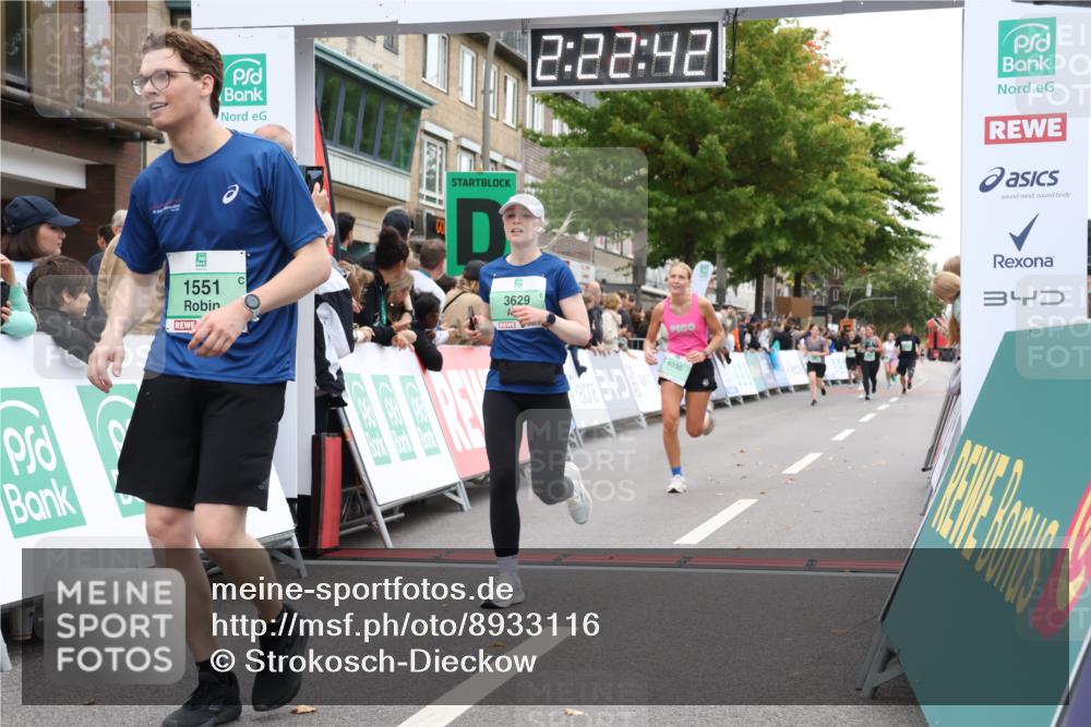 21.09.2025 - PSD Bank Halbmarathon Strokosch-Dieckow http://msf.ph/oto/8933116 21.09.2025 12:22:06 Ziel 1551, 3629, 4030 meine-sportfotos.de
