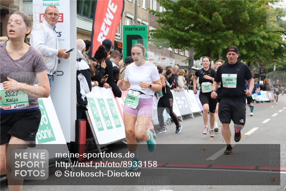 21.09.2025 - PSD Bank Halbmarathon Strokosch-Dieckow http://msf.ph/oto/8933158 21.09.2025 12:22:16 Ziel 2560, 3305, 3327, 3432, 3562, 3890 meine-sportfotos.de