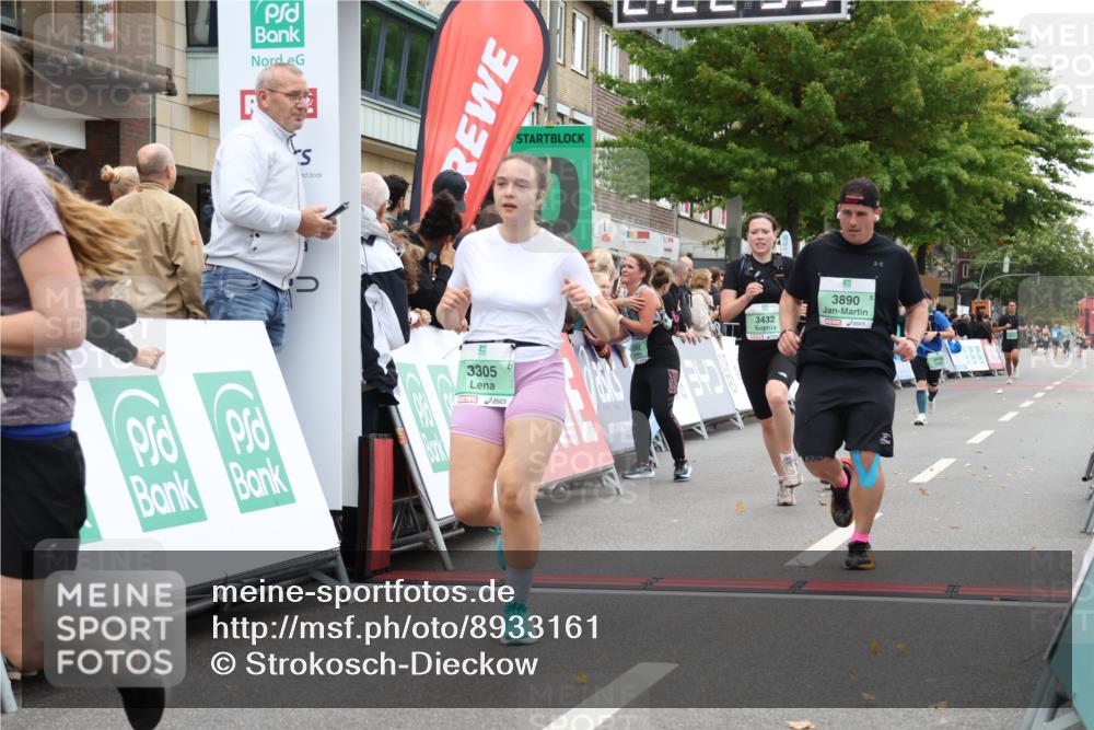 21.09.2025 - PSD Bank Halbmarathon Strokosch-Dieckow http://msf.ph/oto/8933161 21.09.2025 12:22:16 Ziel 2560, 3305, 3327, 3432, 3562, 3890 meine-sportfotos.de