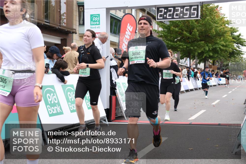 21.09.2025 - PSD Bank Halbmarathon Strokosch-Dieckow http://msf.ph/oto/8933171 21.09.2025 12:22:18 Ziel 2560, 3305, 3327, 3432, 3562, 3636, 3890 meine-sportfotos.de
