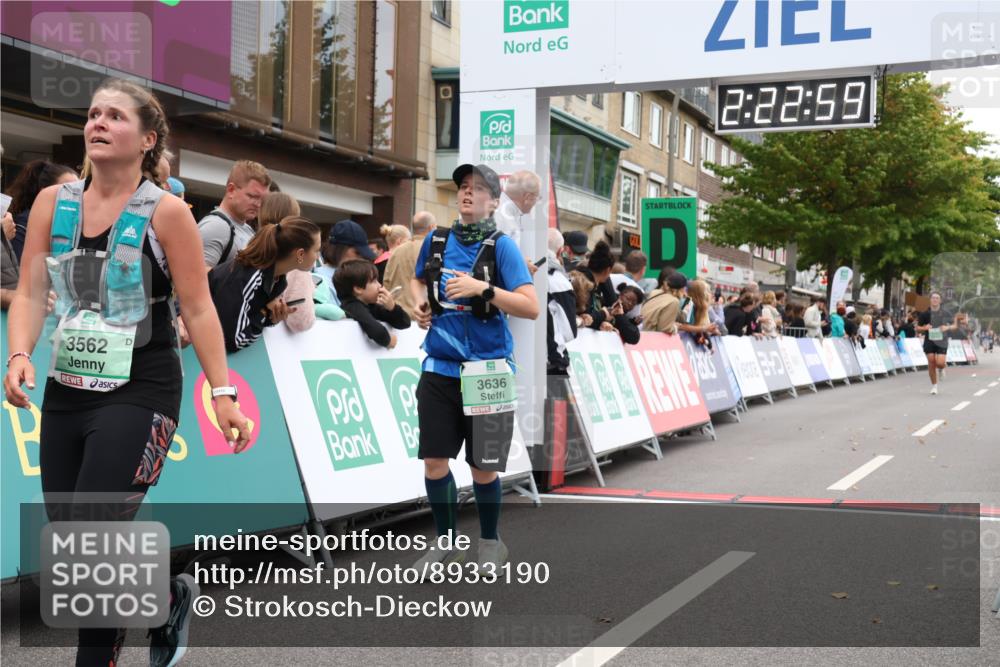 21.09.2025 - PSD Bank Halbmarathon Strokosch-Dieckow http://msf.ph/oto/8933190 21.09.2025 12:22:22 Ziel 2560, 3305, 3327, 3432, 3562, 3636, 3890 meine-sportfotos.de