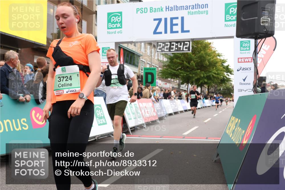 21.09.2025 - PSD Bank Halbmarathon Strokosch-Dieckow http://msf.ph/oto/8933312 21.09.2025 12:23:05 Ziel 1675, 3383, 3535, 3683, 3724, 3765 meine-sportfotos.de