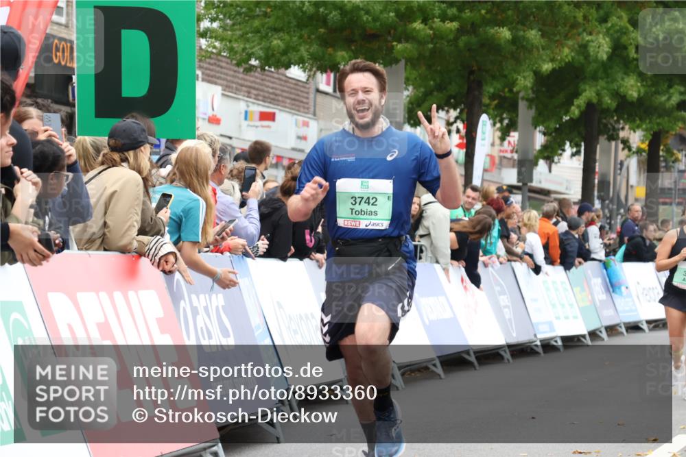21.09.2025 - PSD Bank Halbmarathon Strokosch-Dieckow http://msf.ph/oto/8933360 21.09.2025 12:23:16 Ziel 1295, 1675, 3695, 3742 meine-sportfotos.de