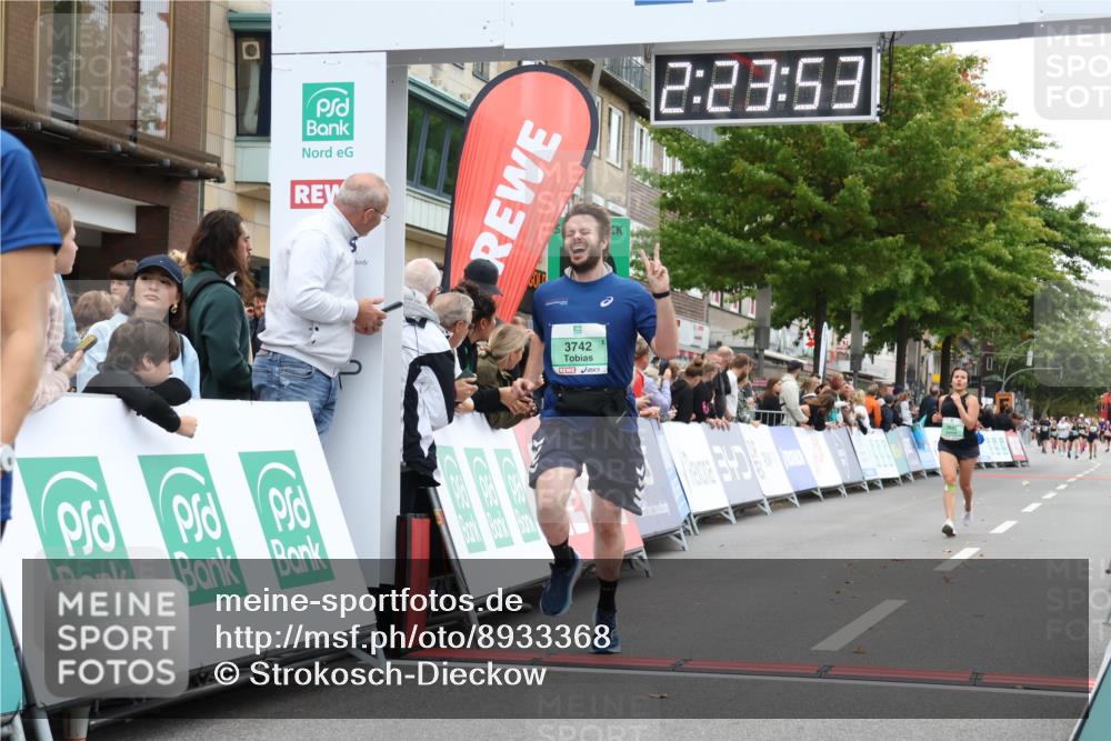 21.09.2025 - PSD Bank Halbmarathon Strokosch-Dieckow http://msf.ph/oto/8933368 21.09.2025 12:23:17 Ziel 1295, 3695, 3742 meine-sportfotos.de