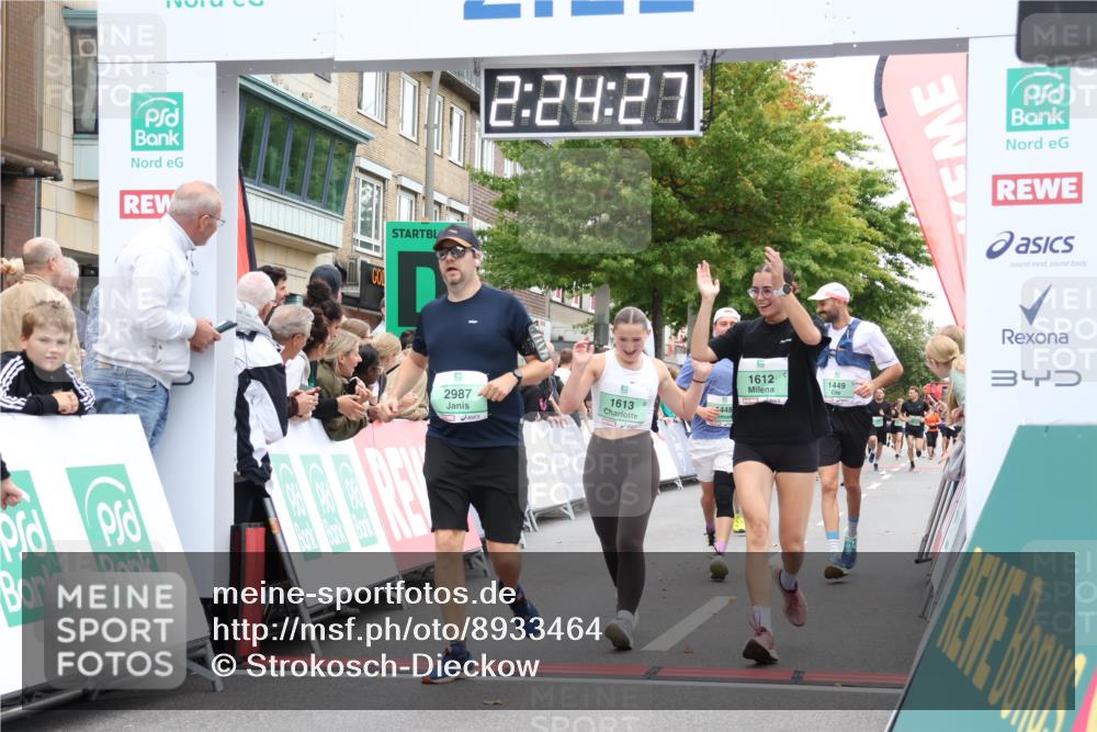 21.09.2025 - PSD Bank Halbmarathon Strokosch-Dieckow http://msf.ph/oto/8933464 21.09.2025 12:23:51 Ziel 1011, 1012, 1013, 1448, 1449, 1612, 1613, 2987, 3225, 3368, 3546 meine-sportfotos.de