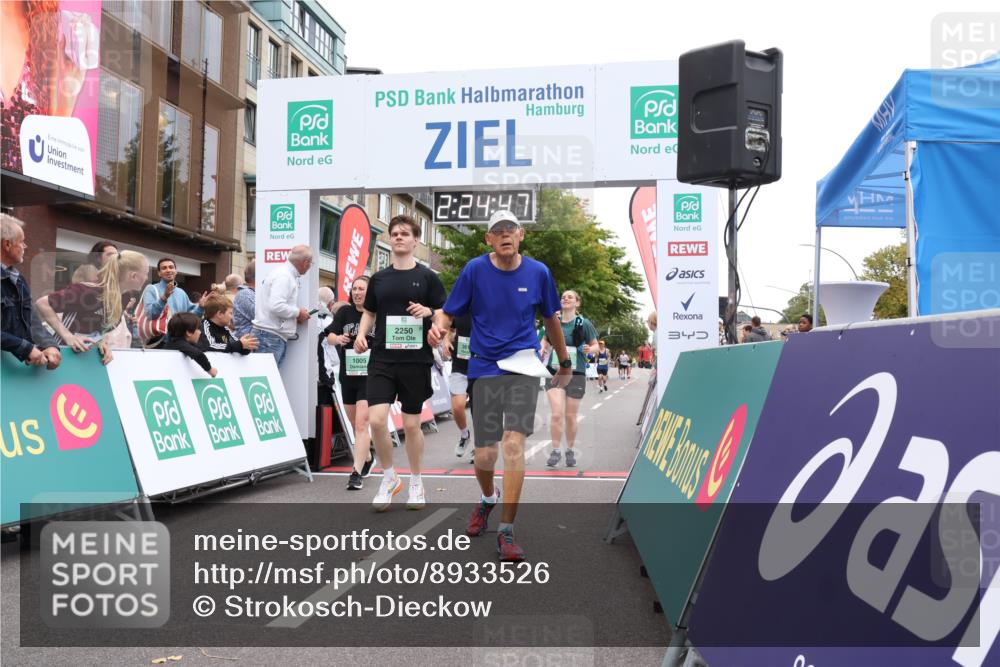 21.09.2025 - PSD Bank Halbmarathon Strokosch-Dieckow http://msf.ph/oto/8933526 21.09.2025 12:24:11 Ziel 1005, 1163, 1575, 1576, 2250, 3138, 3240, 3616 meine-sportfotos.de