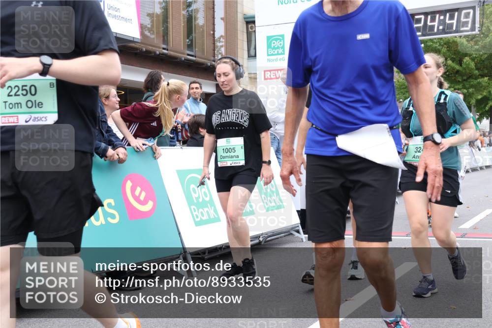 21.09.2025 - PSD Bank Halbmarathon Strokosch-Dieckow http://msf.ph/oto/8933535 21.09.2025 12:24:12 Ziel 1005, 1163, 1575, 1576, 2250, 3138, 3240, 3616 meine-sportfotos.de
